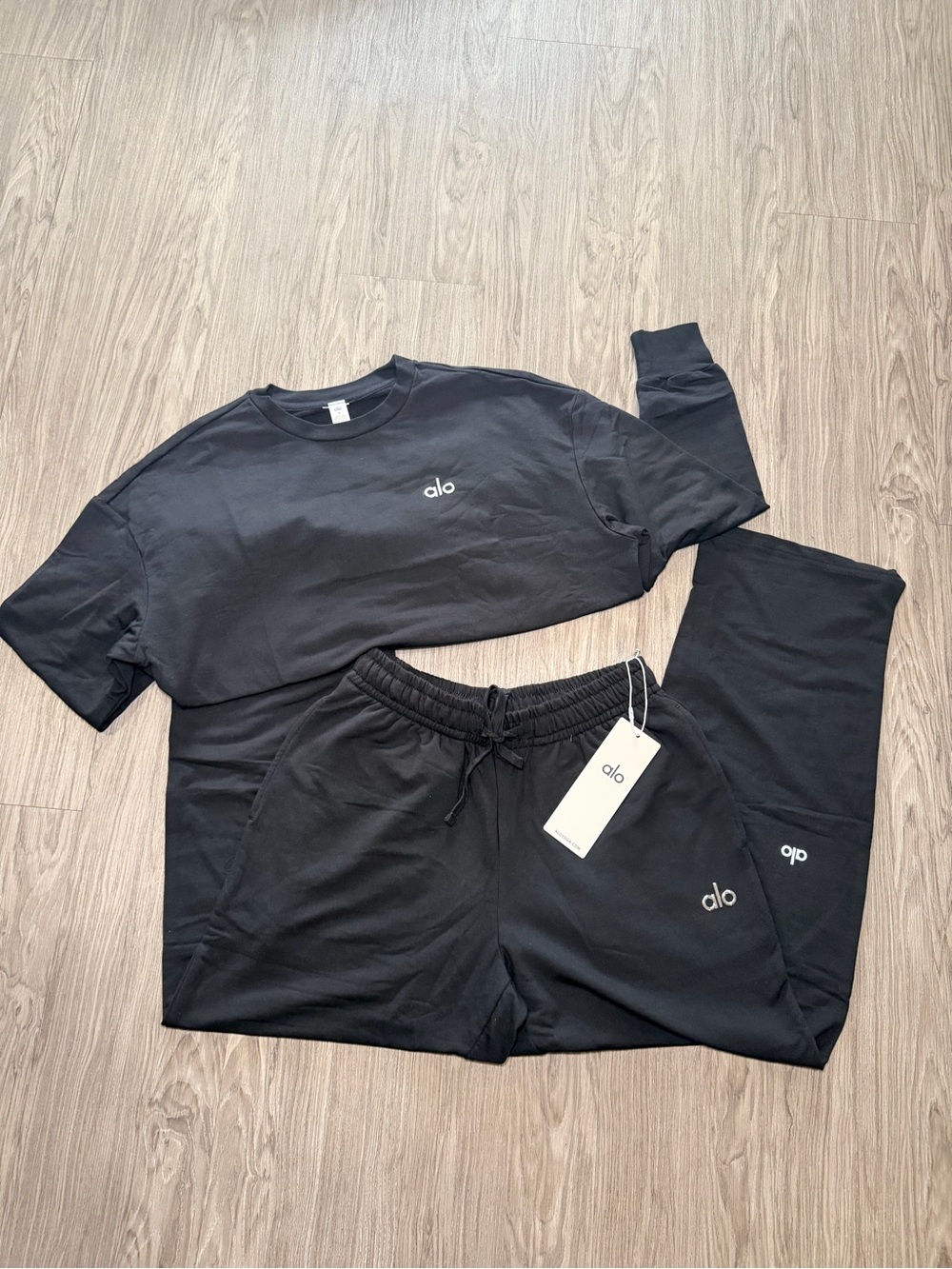 ALO Yoga Kids Black Sweatshirt & Jogger Set